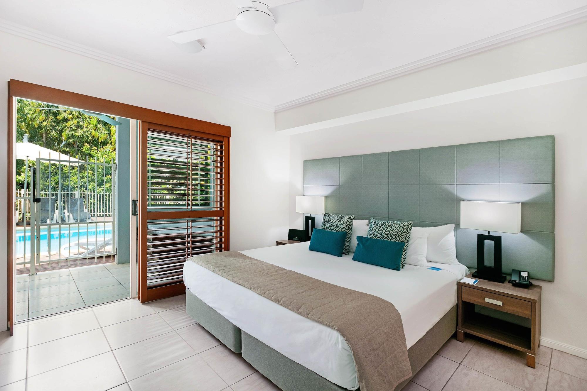 Mantra Aqueous On Port Aparthotel Port Douglas Bagian luar foto