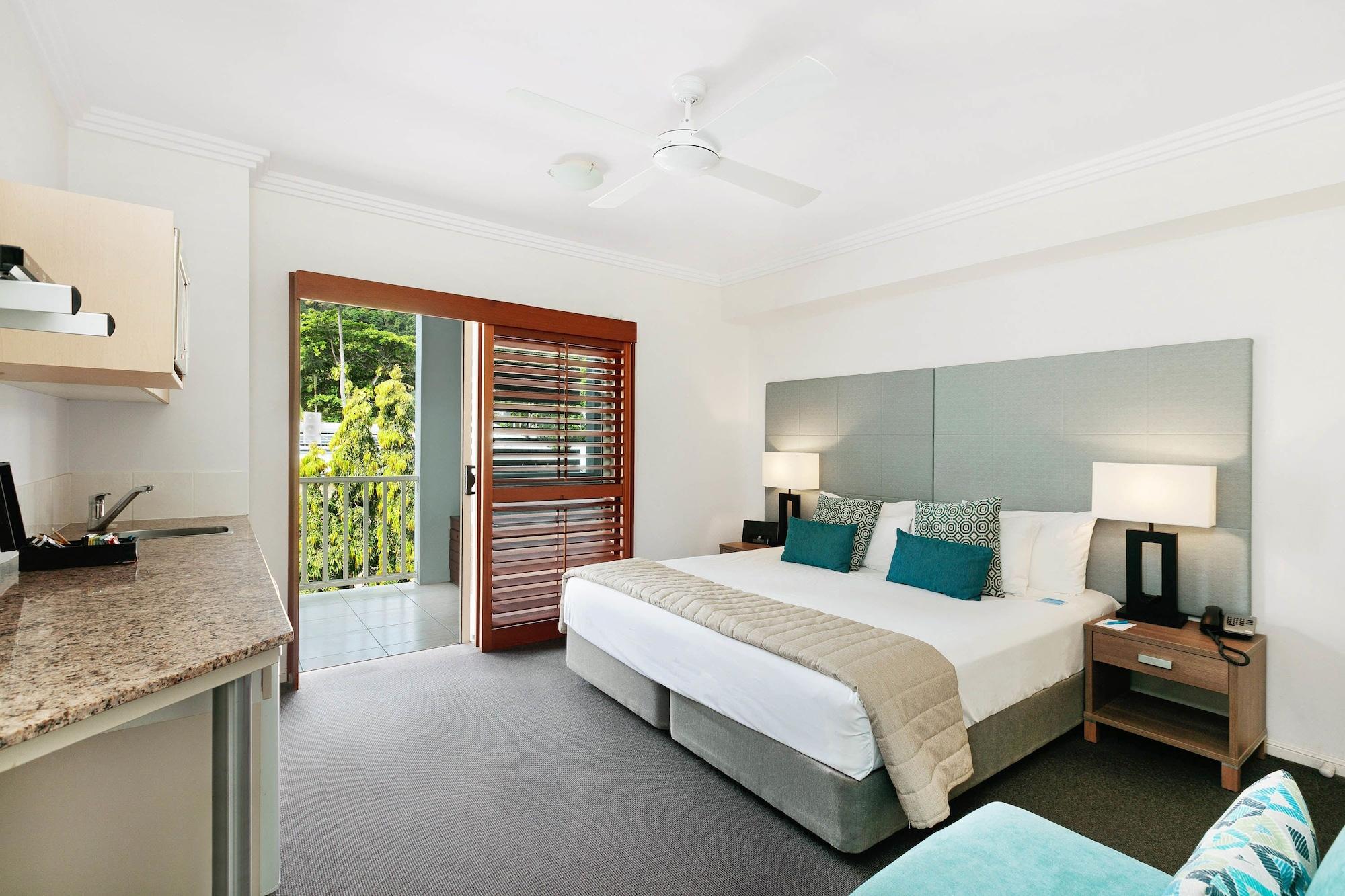 Mantra Aqueous On Port Aparthotel Port Douglas Bagian luar foto