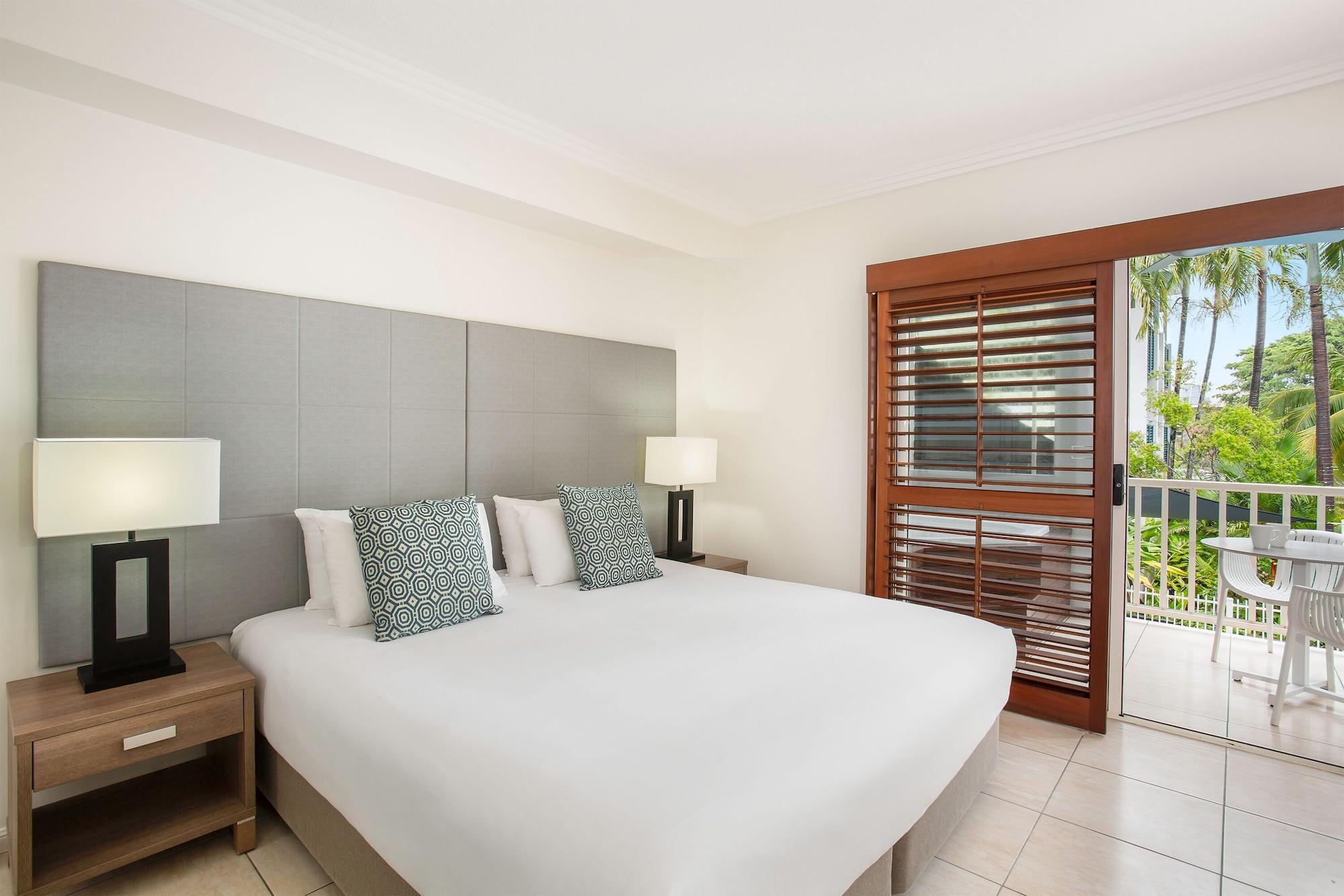Mantra Aqueous On Port Aparthotel Port Douglas Bagian luar foto