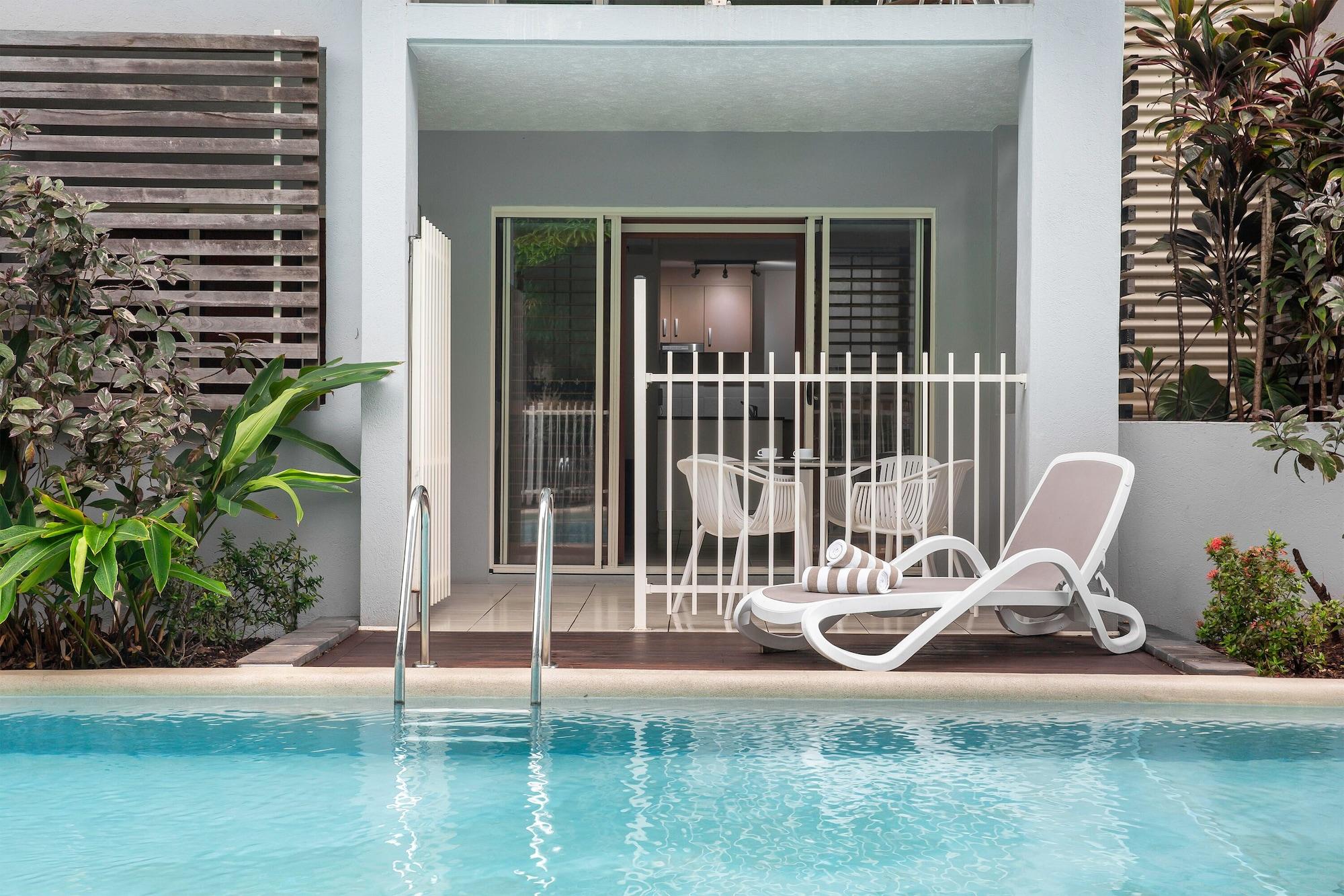 Mantra Aqueous On Port Aparthotel Port Douglas Bagian luar foto