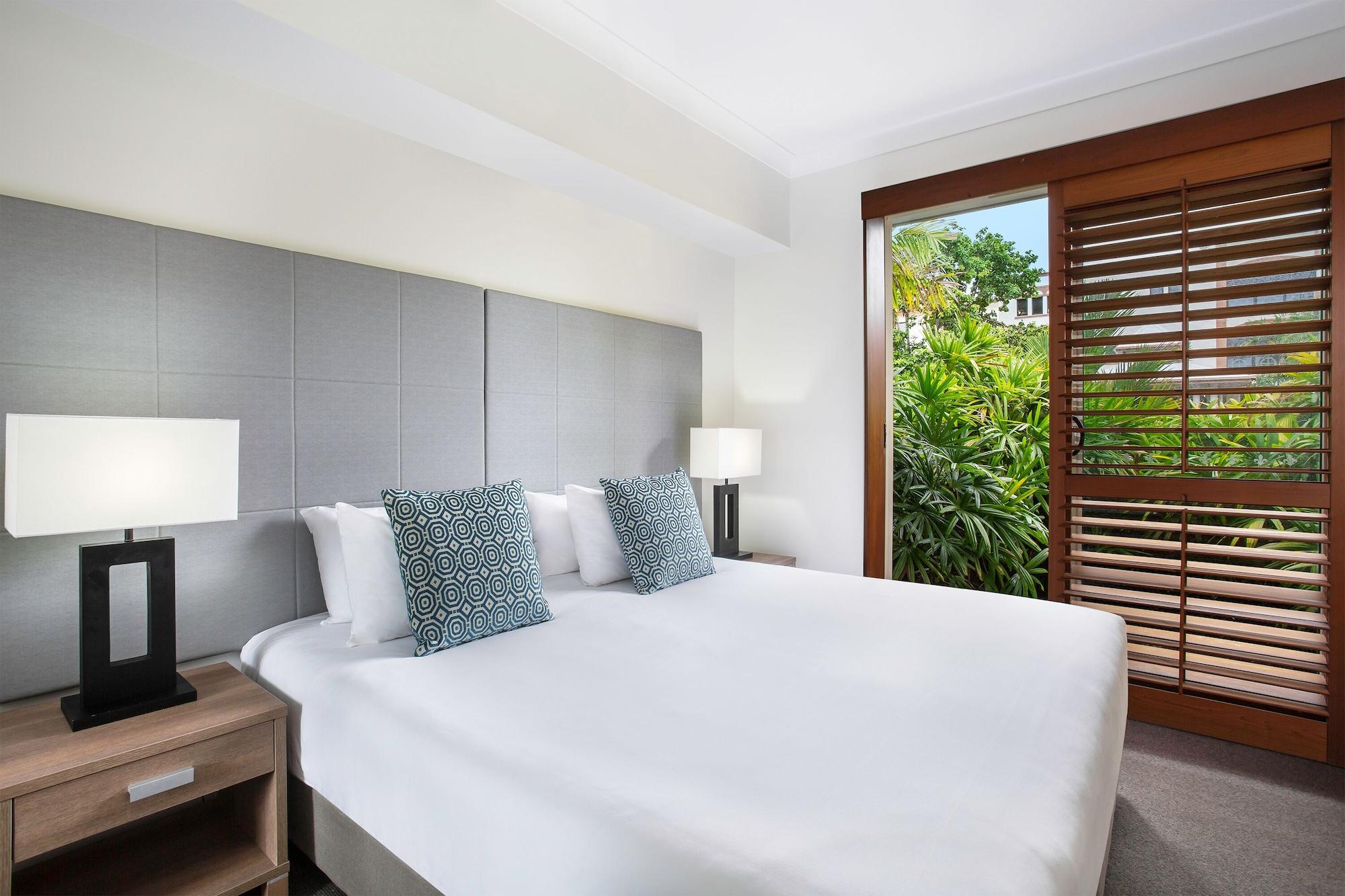 Mantra Aqueous On Port Aparthotel Port Douglas Bagian luar foto