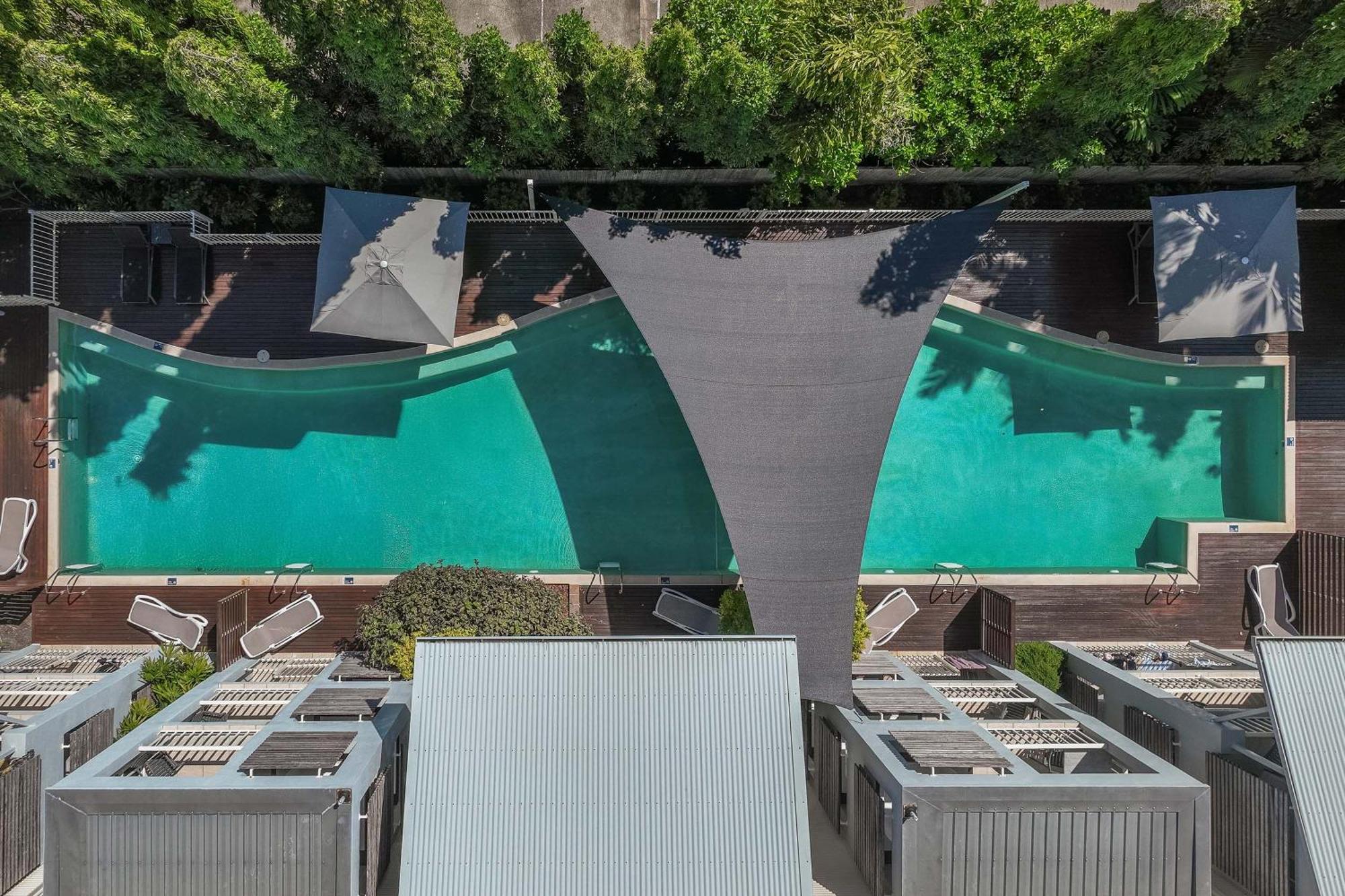 Mantra Aqueous On Port Aparthotel Port Douglas Bagian luar foto