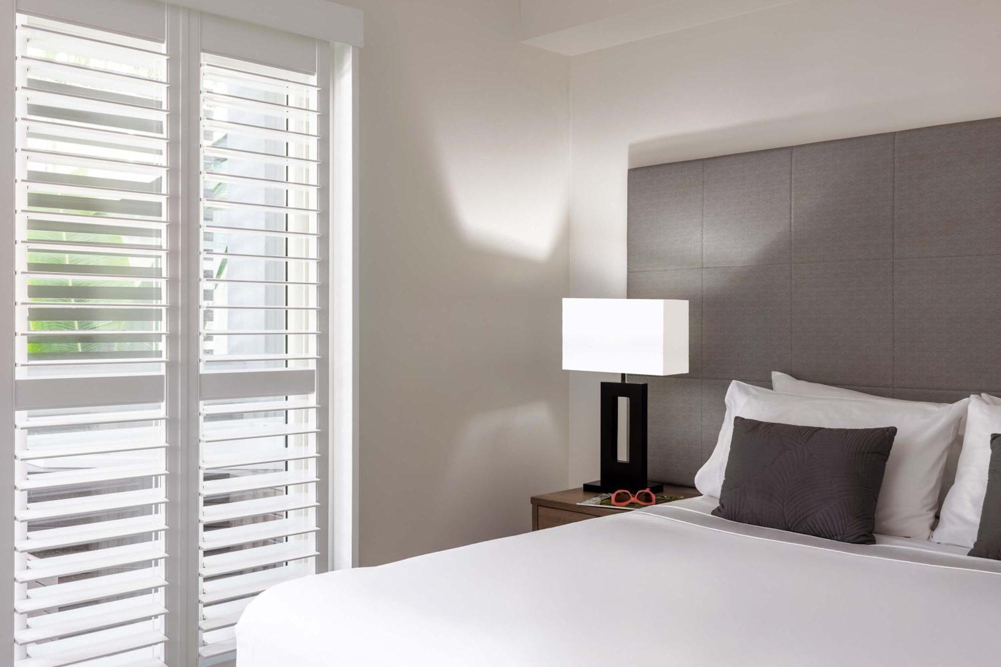 Mantra Aqueous On Port Aparthotel Port Douglas Bagian luar foto