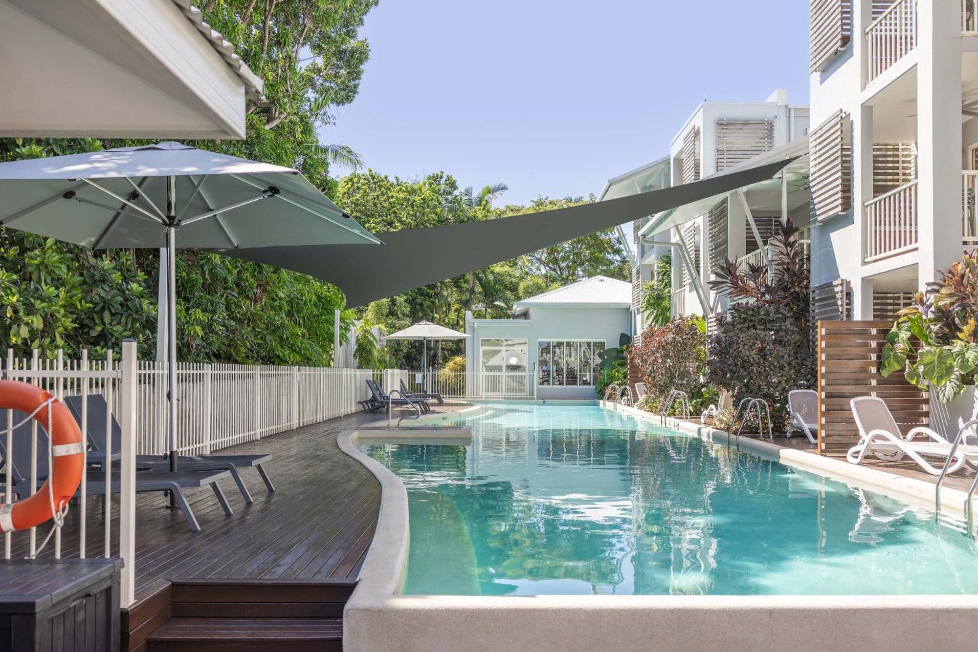 Mantra Aqueous On Port Aparthotel Port Douglas Bagian luar foto