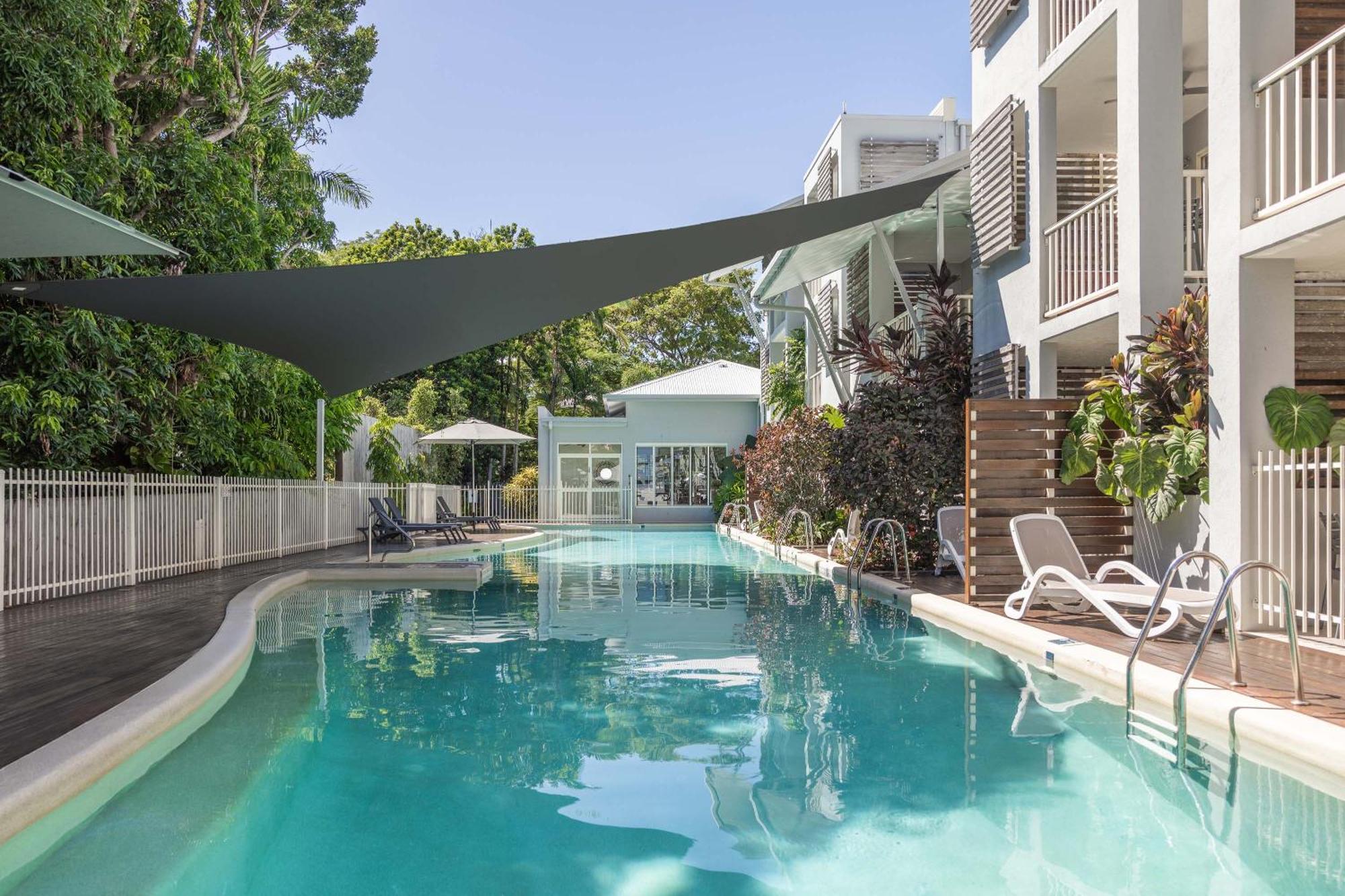 Mantra Aqueous On Port Aparthotel Port Douglas Bagian luar foto
