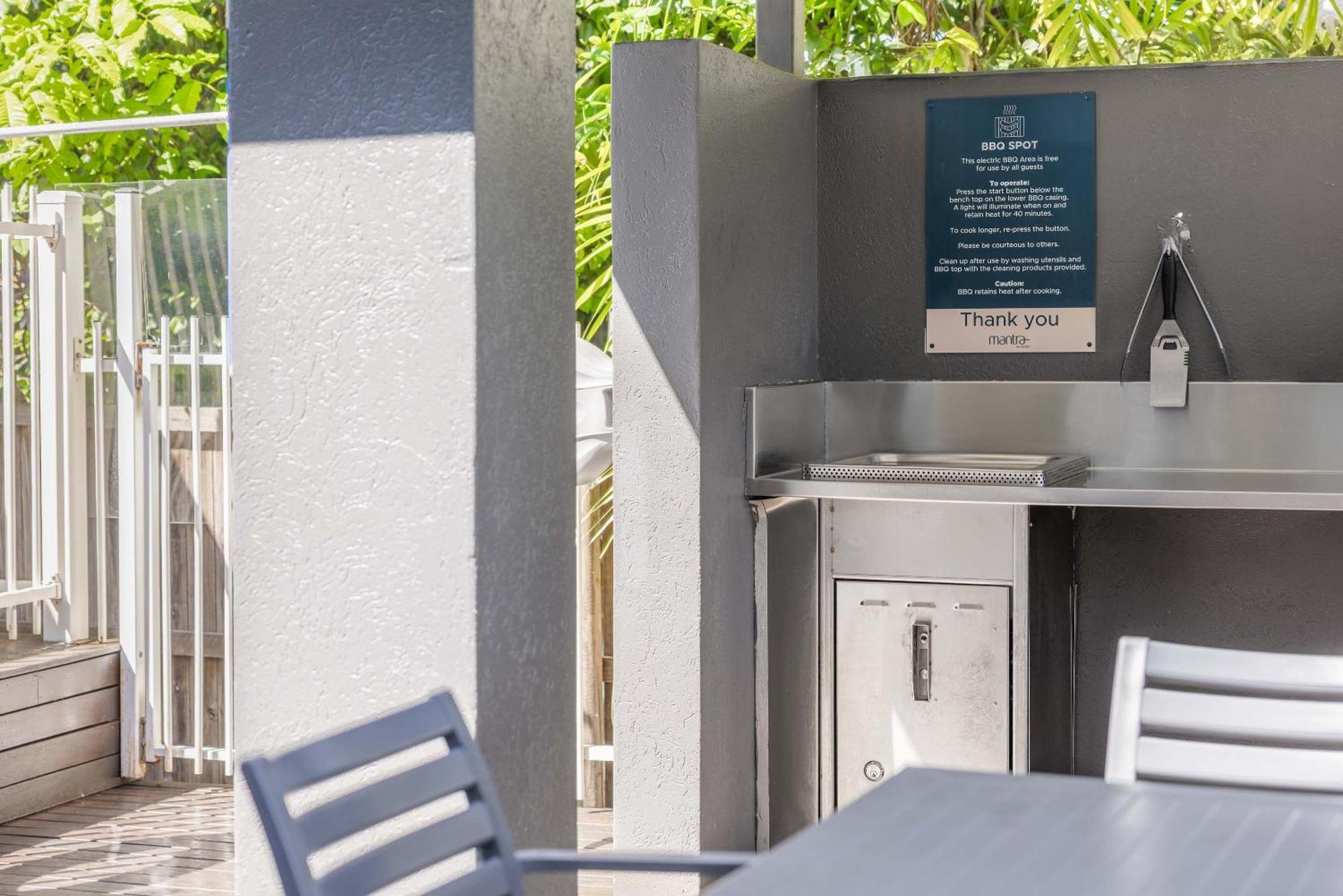 Mantra Aqueous On Port Aparthotel Port Douglas Bagian luar foto