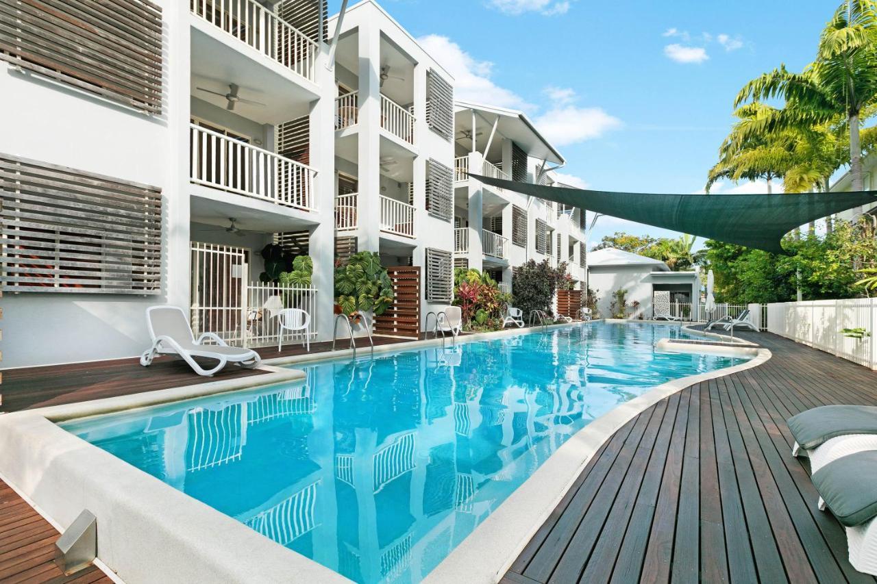 Mantra Aqueous On Port Aparthotel Port Douglas Bagian luar foto