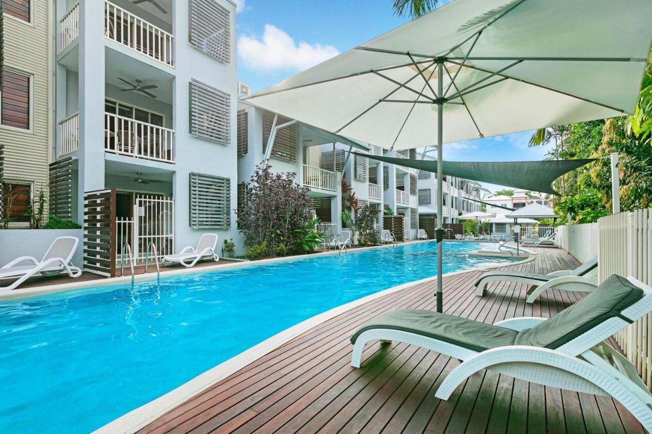 Mantra Aqueous On Port Aparthotel Port Douglas Bagian luar foto